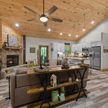 Stunning Views, Superb Atmosphere, Modern Amenities, In The Middle Of Nature Bryson City Exterior photo