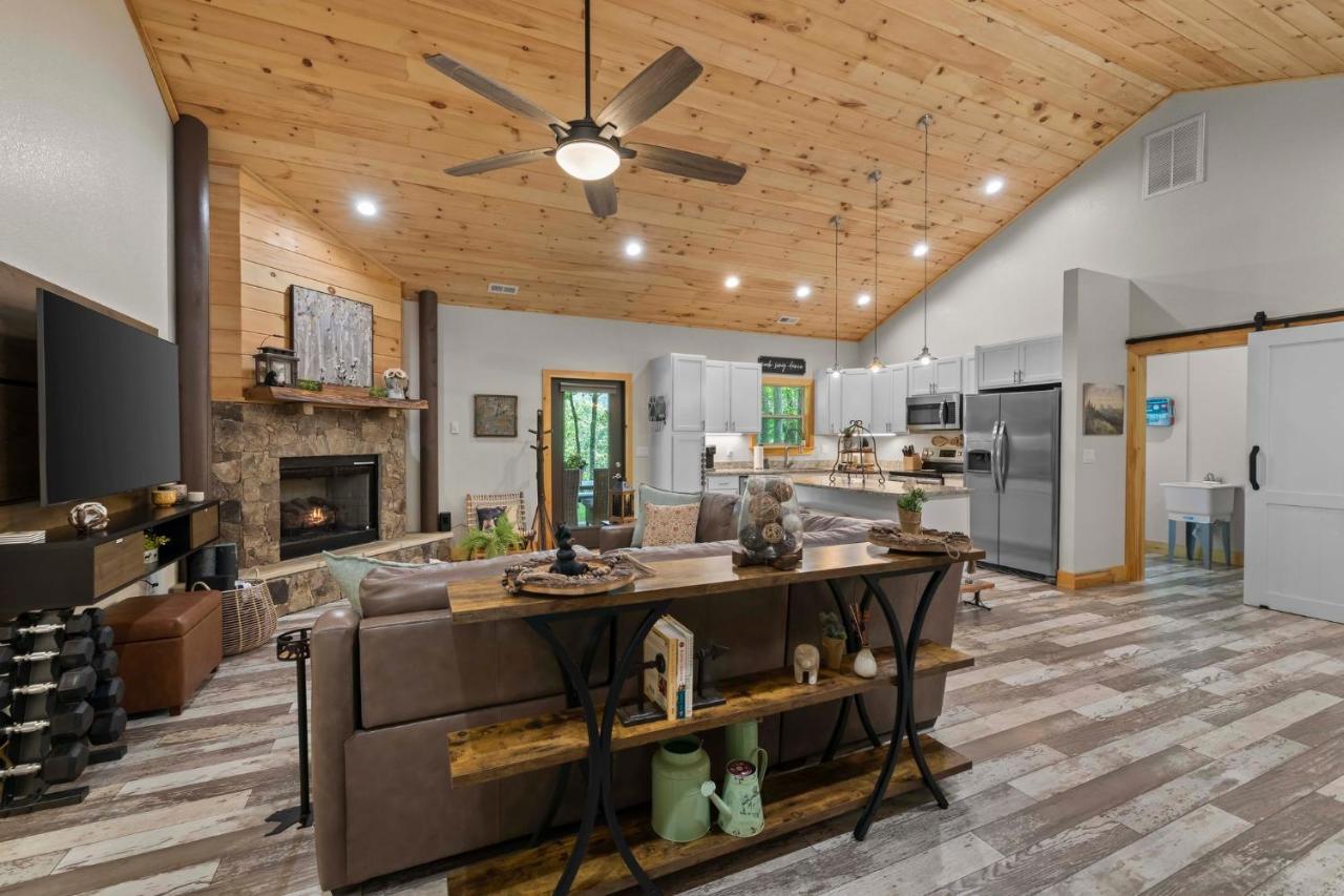 Stunning Views, Superb Atmosphere, Modern Amenities, In The Middle Of Nature Bryson City Exterior photo