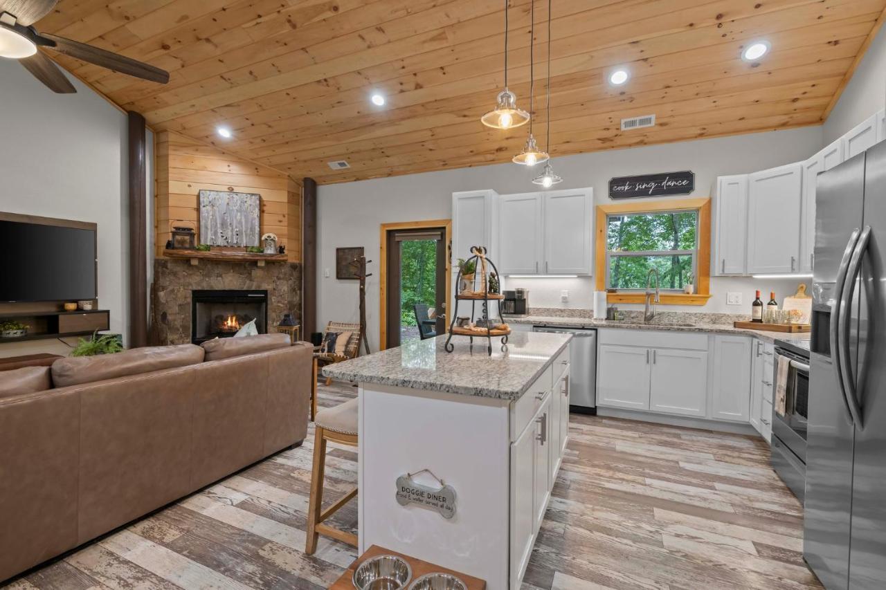 Stunning Views, Superb Atmosphere, Modern Amenities, In The Middle Of Nature Bryson City Exterior photo