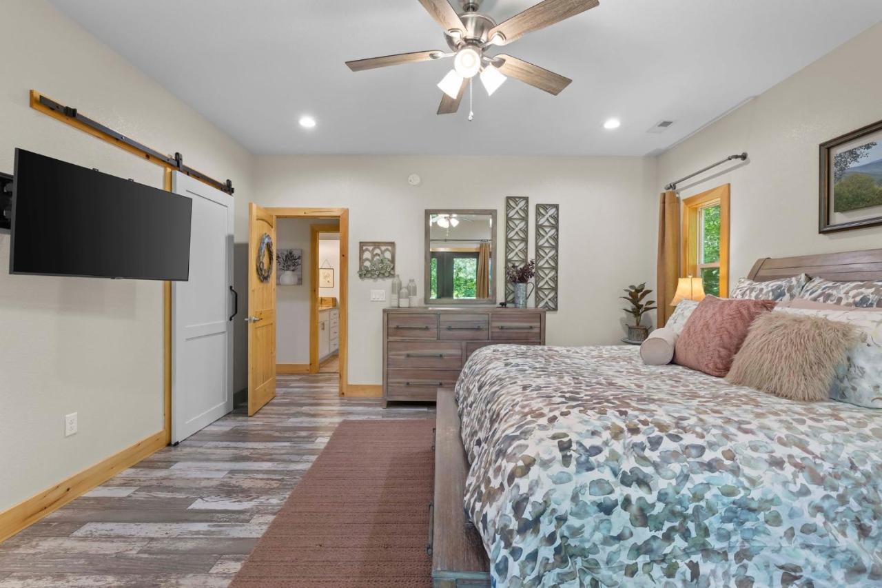 Stunning Views, Superb Atmosphere, Modern Amenities, In The Middle Of Nature Bryson City Exterior photo