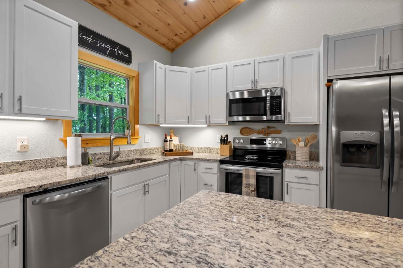 Stunning Views, Superb Atmosphere, Modern Amenities, In The Middle Of Nature Bryson City Exterior photo