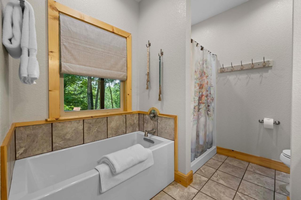 Stunning Views, Superb Atmosphere, Modern Amenities, In The Middle Of Nature Bryson City Exterior photo